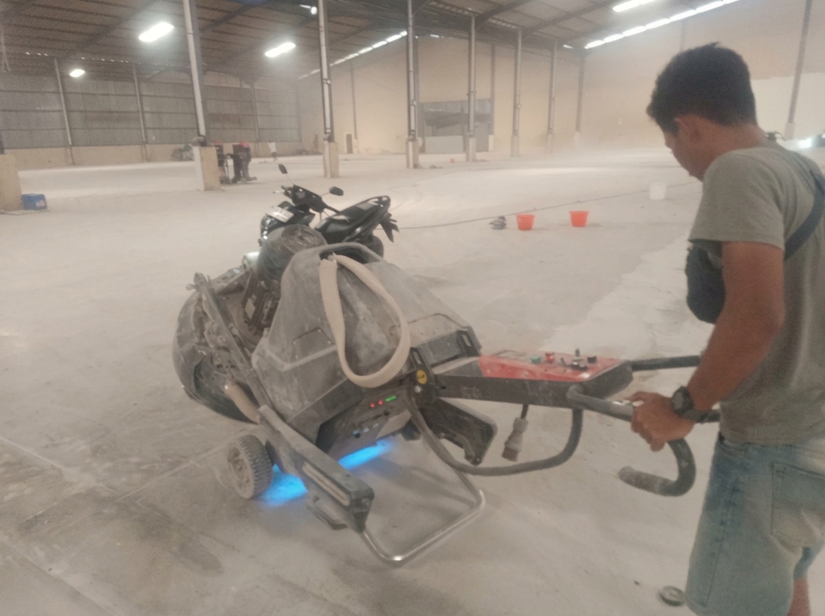 Poles Beton Grinding Mesin